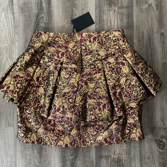 Revolve NBD Tommi Mini Skirt in Gold & Magenta Size Small NWT - Picture 5 of 5